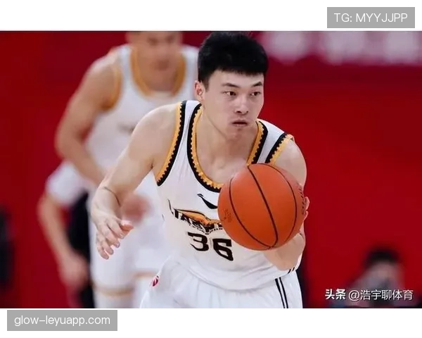 篮球中的违体犯规具体指什么行为？如何判定？