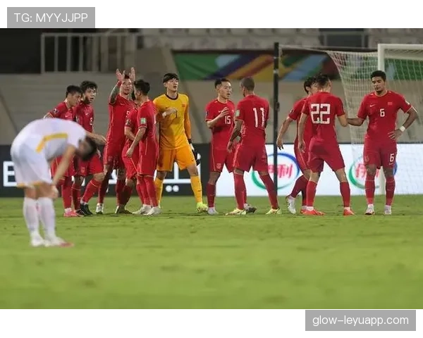 吉达联合赛前训练本泽马领衔主力阵容演练反击